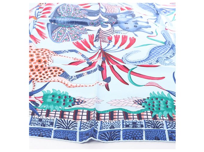 Carré 90 Hermès "LA MARCHE Du ZAMBEZE" in seta blu - vista 8