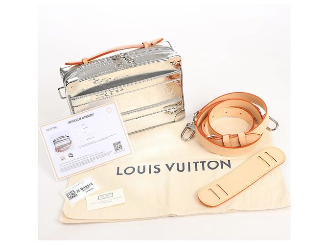 Borsa a tracolla Louis Vuitton Soft Trunk in tela Monogram argento M45885 Grigio - vista 9