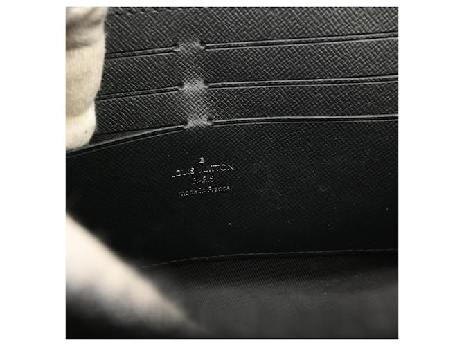Louis Vuitton Soft Trunk Monogram Eclipse Canvas Noir - vue 4