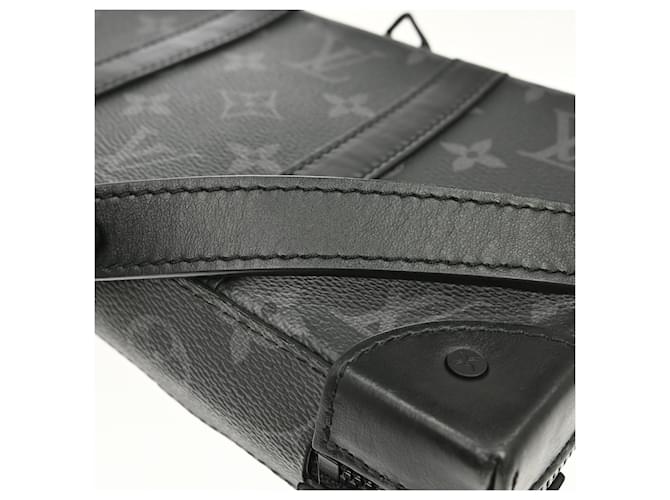 Louis Vuitton Soft Trunk Monogram Eclipse Canvas Noir - vue 5