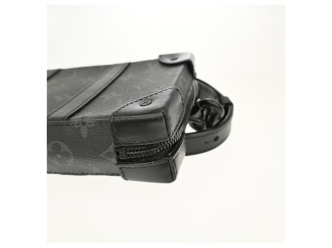Louis Vuitton Soft Trunk Monogram Eclipse Canvas Noir - vue 6