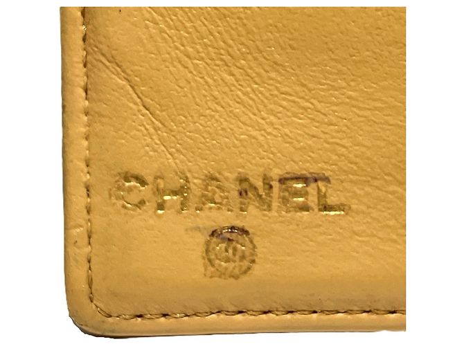 Chanel Bi-Fold Wallet aus genarbtem Kalbsleder Beige - Ansicht 4
