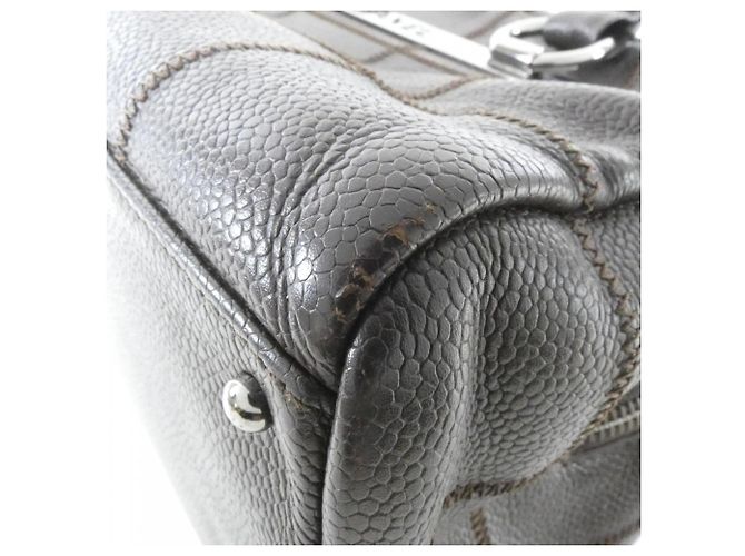 Borsa a tracolla Chanel 26135 in pelle di vitello granulata marrone - vista 3