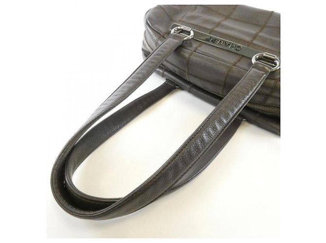 Borsa a tracolla Chanel 26135 in pelle di vitello granulata marrone - vista 7
