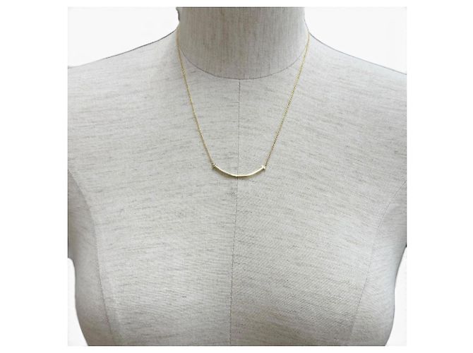 Tiffany & Co. Collana con Pendente Tiffany T Smile D'oro - vista 2