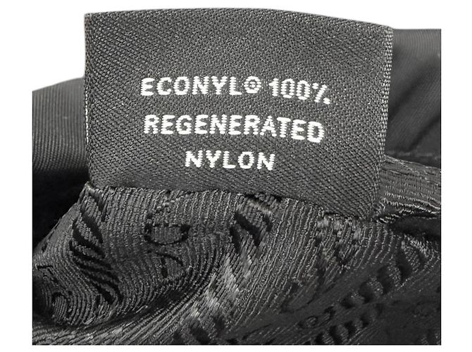 Borsa a tracolla Prada in pelle e Re-Nylon con logo triangolare Nero - vista 15
