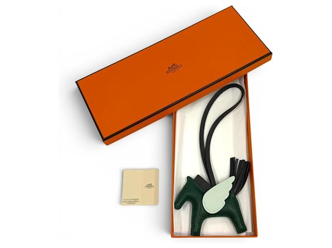 Hermès Hermes Rodeo Charm Pegasus PM Grigio - vista 2