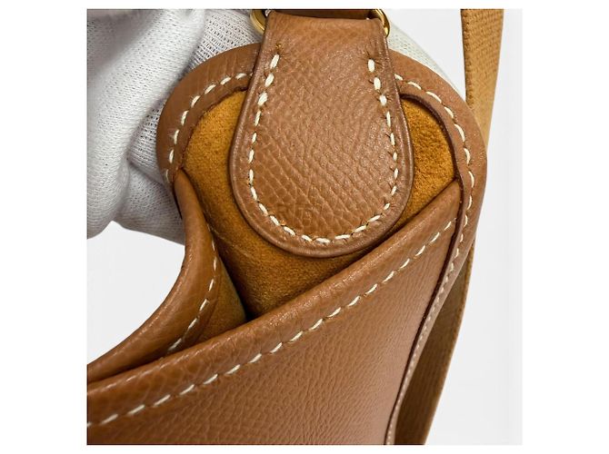 Hermès Borsa a tracolla HERMES Vespa PM Gold in pelle Courchevel D'oro - vista 11