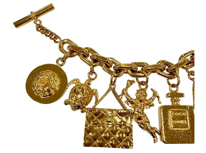 Bracciale Rigido Chanel Vintage con Ciondolo Icona in Metallo D'oro - vista 4