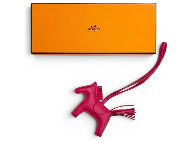 Hermès Rodeo Charm PM in Agneau Milo - vista 2