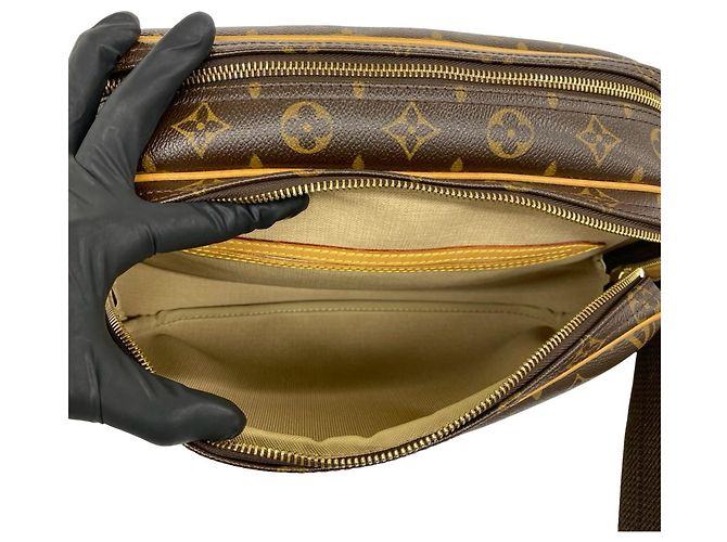 Borsa a tracolla Louis Vuitton Reporter PM Monogram Logo Pattern in pelle Marrone - vista 10