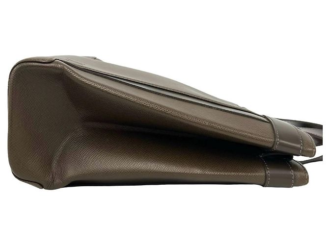 Borsa a mano Louis Vuitton Kasbek PM in pelle Taiga Marrone - vista 6