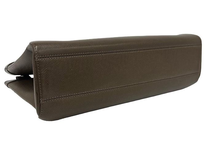 Borsa a mano Louis Vuitton Kasbek PM in pelle Taiga Marrone - vista 7