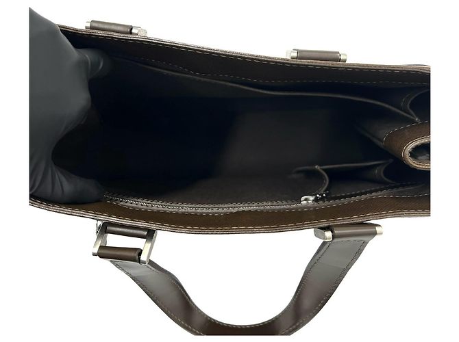 Borsa a mano Louis Vuitton Kasbek PM in pelle Taiga Marrone - vista 9