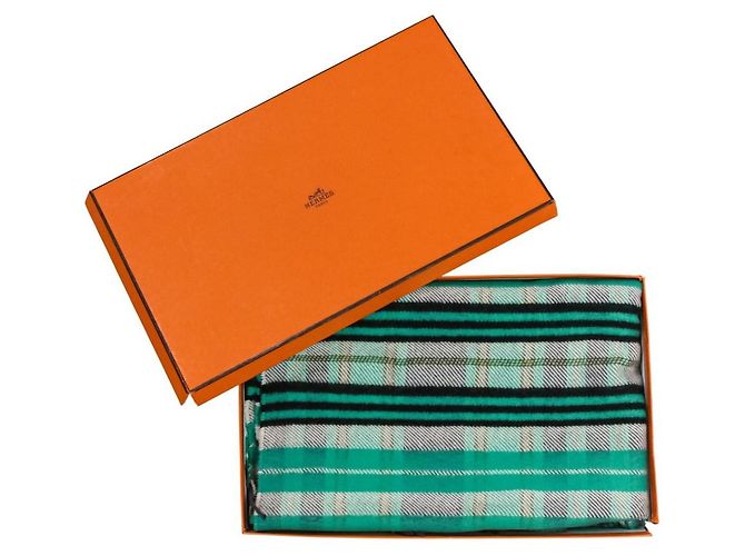 Hermès Hermes Stola Sciarpa Grande in Cashmere Verde - vista 14