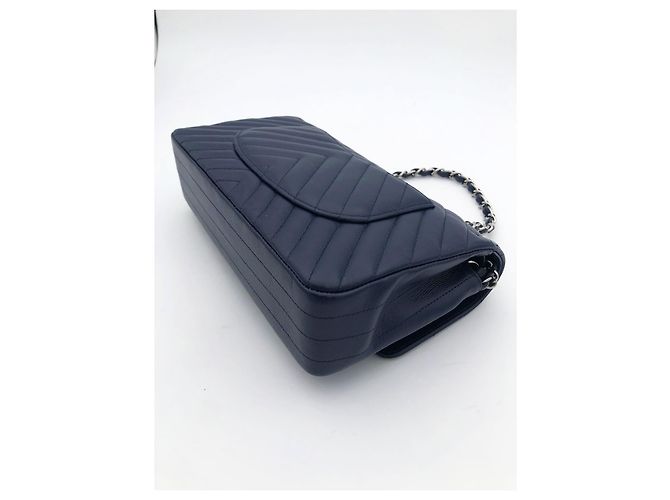 Timeless Chanel Classic Medium Flap Bag Pelle Caviar Blu Navy Blu scuro - vista 13