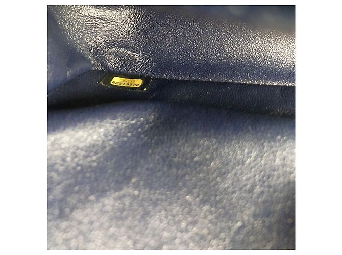 Timeless Chanel Classic Medium Flap Bag Pelle Caviar Blu Navy Blu scuro - vista 20