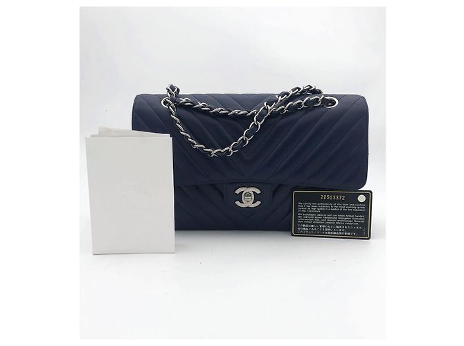 Timeless Chanel Classic Medium Flap Bag Pelle Caviar Blu Navy Blu scuro - vista 3