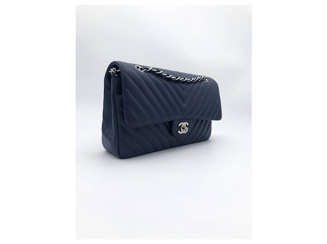 Timeless Chanel Classic Medium Flap Bag Pelle Caviar Blu Navy Blu scuro - vista 7