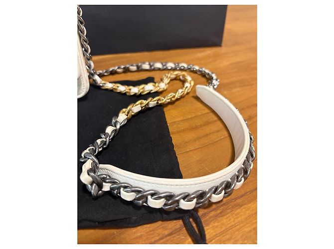 Chanel 19 Wallet Weiß Lammleder - Ansicht 13