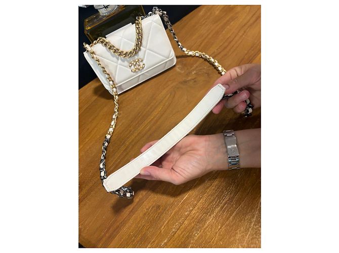 Chanel 19 Wallet Weiß Lammleder - Ansicht 7