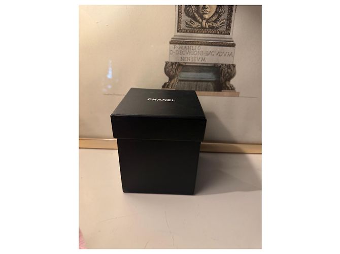 Globo de Neve Chanel N°5 Preto Rosa Branco - vista 2