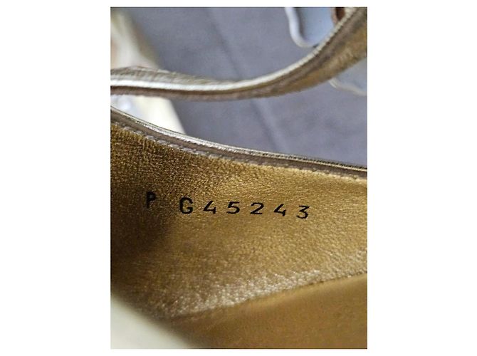 Chanel Ballerine in pelle dorata con punta a contrasto e zeppa Nero D'oro - vista 15