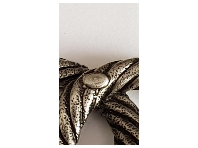 Broche Chanel Logo CC Plata - vista 5