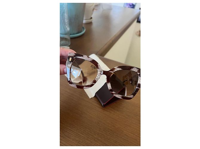 Fendi Cat-Eye Sonnenbrille Braun Weiß - Ansicht 2
