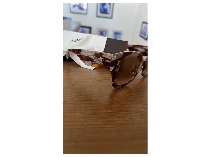 Fendi Cat-Eye Sonnenbrille Braun Weiß - Ansicht 3