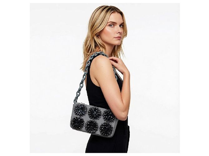 By Malene Birger Malene Birger graue Wildleder-Schultertasche mit Blumen - Ansicht 2