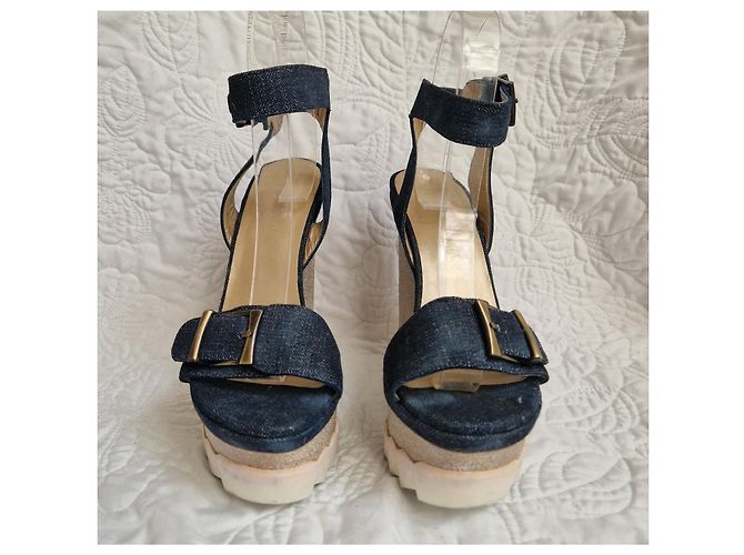 Stuart Weitzman Sandali wedge in denim Blu D'oro - vista 3
