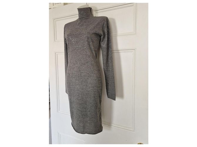Pierre Balmain graues Strickkleid mit Rollkragen und Pailletten - Ansicht 2