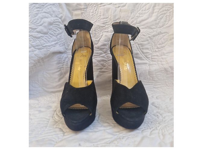 Charlotte Olympia Décolleté platform in camoscio nero - vista 2