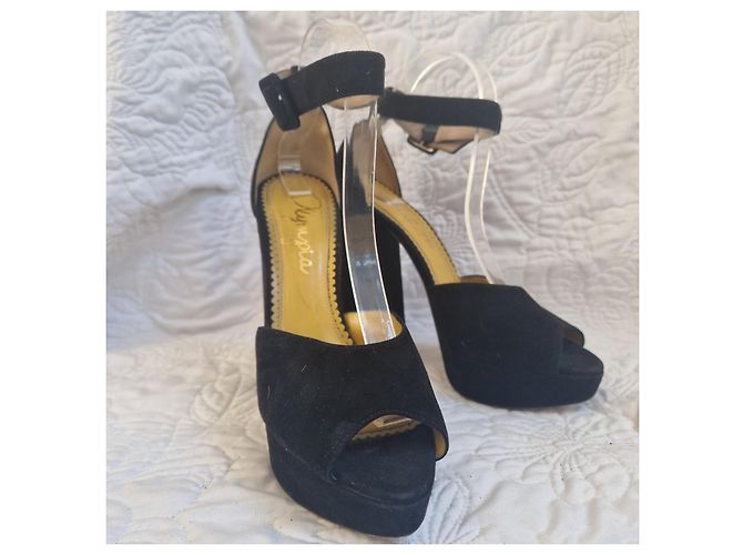 Charlotte Olympia Décolleté platform in camoscio nero - vista 3