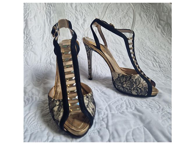 Rene Caovilla René Caovilla Décolleté T-Strap in pizzo e cristalli Nero D'oro - vista 3