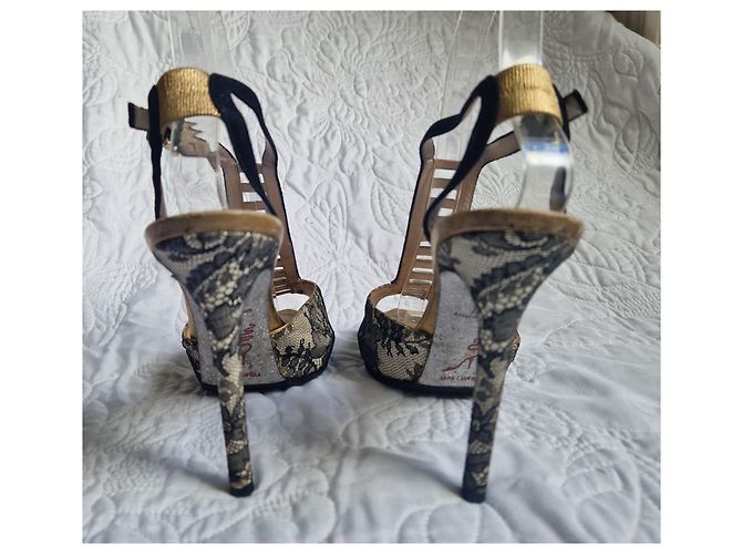 Rene Caovilla René Caovilla Décolleté T-Strap in pizzo e cristalli Nero D'oro - vista 5