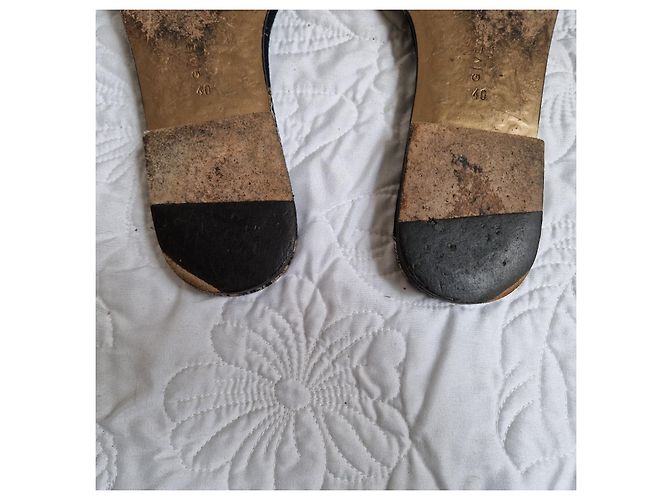 Givenchy Mules in pelle nera con stampa floreale e nappe Marrone Nero - vista 6