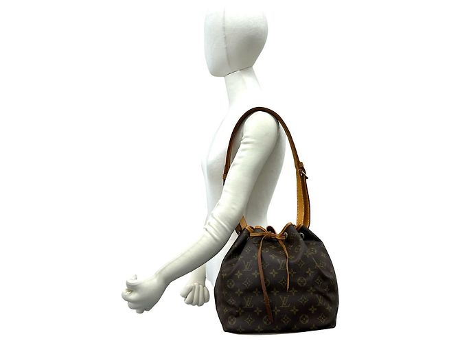Noe Louis Vuitton Vintage Petit Noé Monogram Schultertasche aus Leder - Ansicht 2