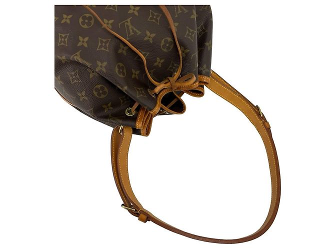 Noe Louis Vuitton Vintage Petit Noé Monogram Schultertasche aus Leder - Ansicht 4