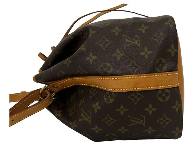 Noe Louis Vuitton Vintage Petit Noé Monogram Schultertasche aus Leder - Ansicht 5
