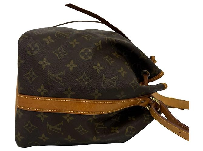 Noe Louis Vuitton Vintage Petit Noé Monogram Schultertasche aus Leder - Ansicht 6