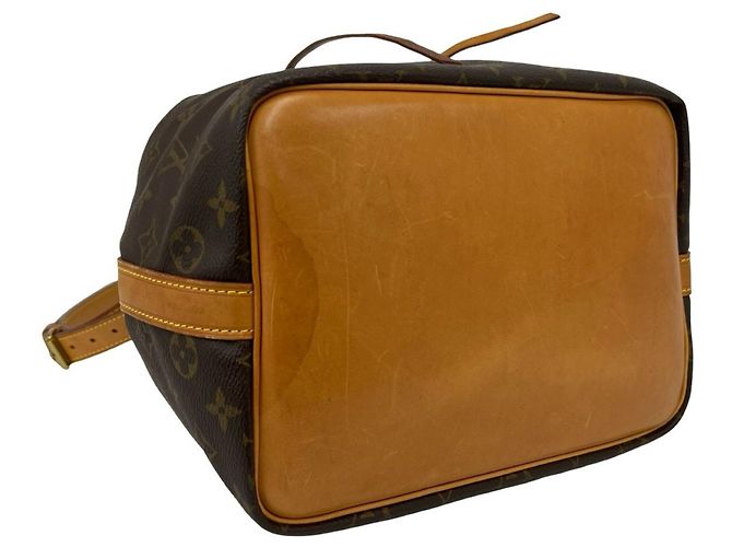 Noe Louis Vuitton Vintage Petit Noé Monogram Schultertasche aus Leder - Ansicht 7