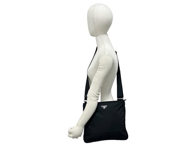 Borsa Tote Prada con logo triangolare in metallo Nero - vista 2