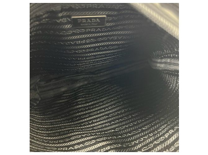 Borsa Tote Prada con logo triangolare in metallo Nero - vista 9