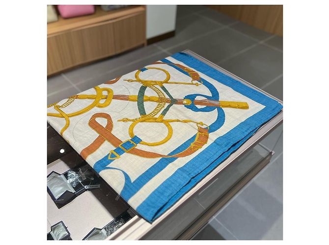 Foulard Hermès in cashmere e seta 140cm Marrone Bianco Blu D'oro Verde - vista 4