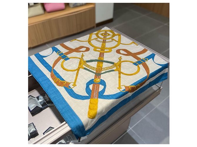 Foulard Hermès in cashmere e seta 140cm Marrone Bianco Blu D'oro Verde - vista 5
