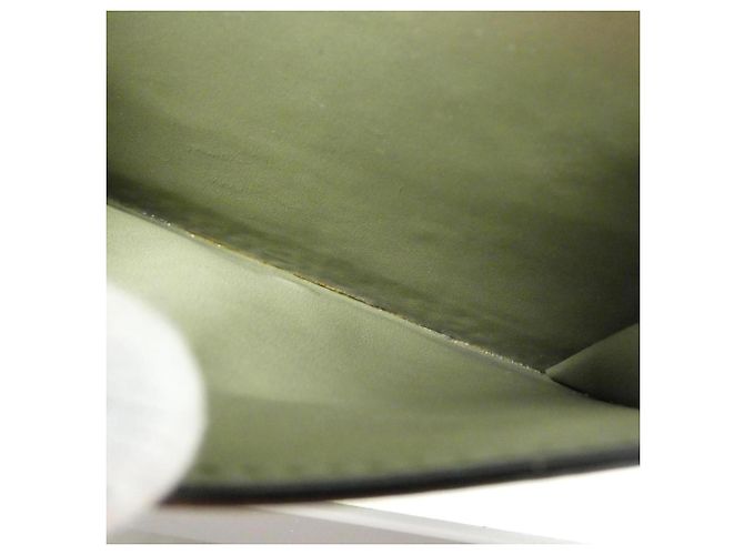 Portafoglio tri-fold Loewe in vitello verde - vista 9