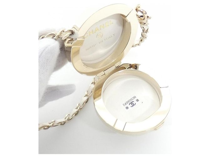 Charm per borsa Chanel AP4945 in pelle d'agnello Bianco - vista 8