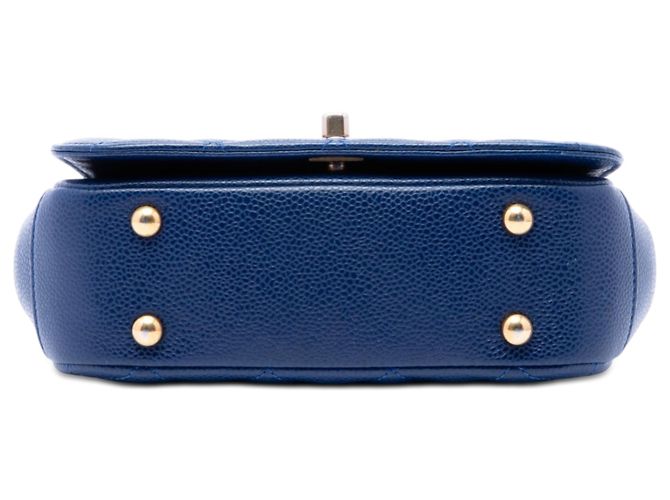 Chanel Blue Mini Quilted Caviar Carry Around Flap - vista 3